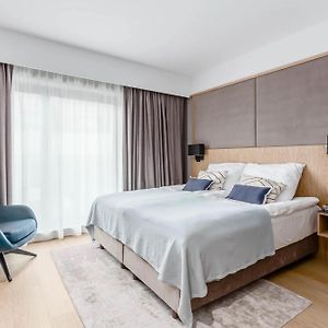 Deluxe Studio